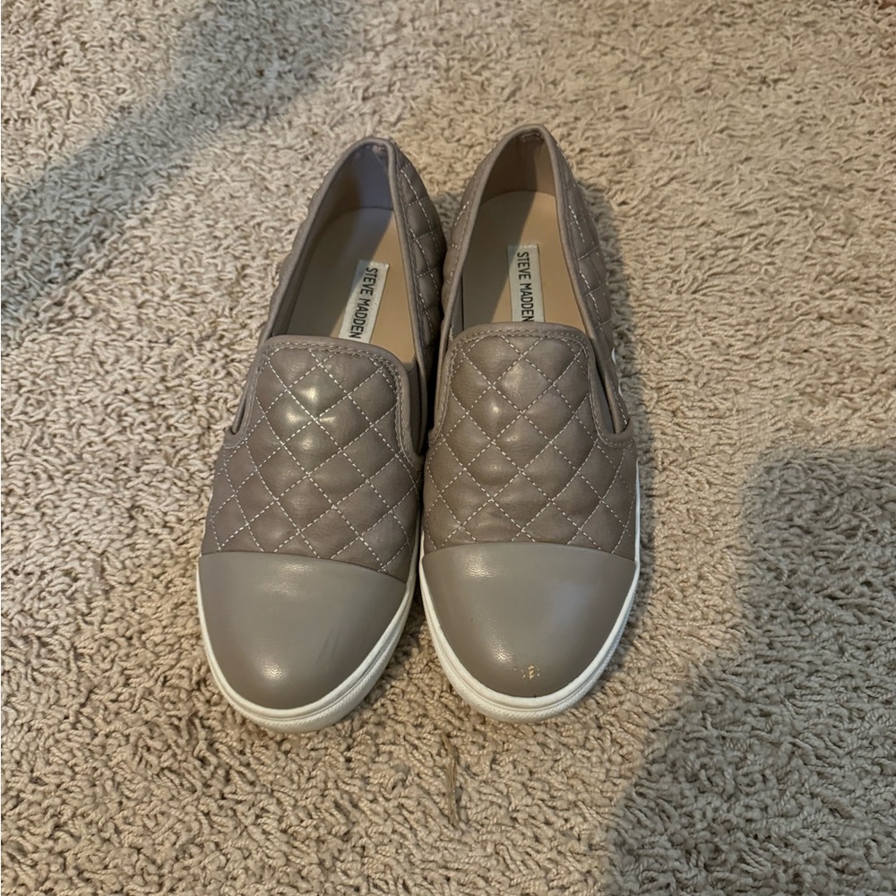 Steve Madden shoe